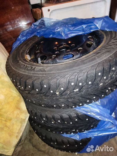 Yokohama IceGuard Stud IG65 175/70 R14