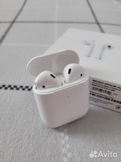 Apple AirPods 2 оригинал б/у
