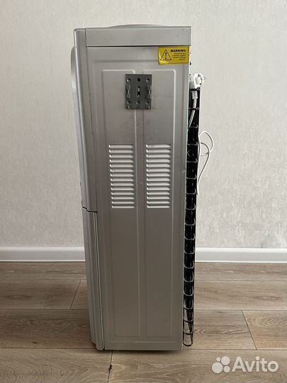 Кулер для воды с холодильником