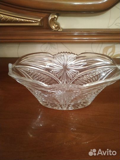 Хрустальньные вазы и рога