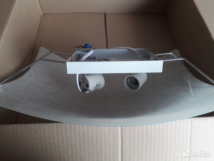 Люстры и светильники