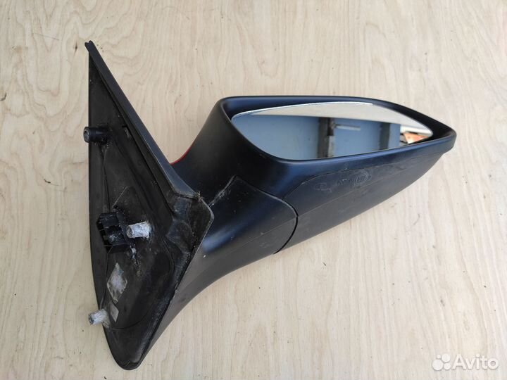 Зеркало правое Узкое на Opel Astra H GTC 3D