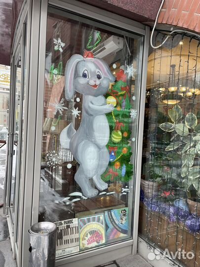 Художник по росписи окон