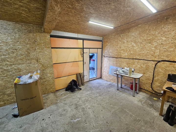 Гараж, > 30 м²