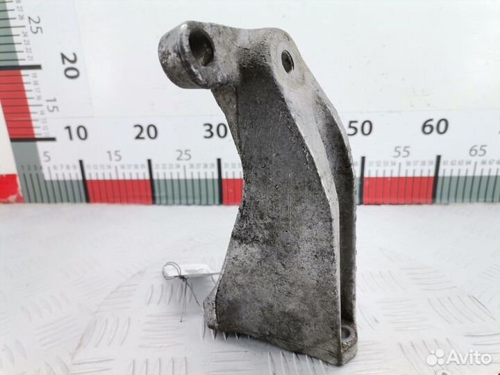 Кронштейн двигателя Volkswagen Golf 3 1997