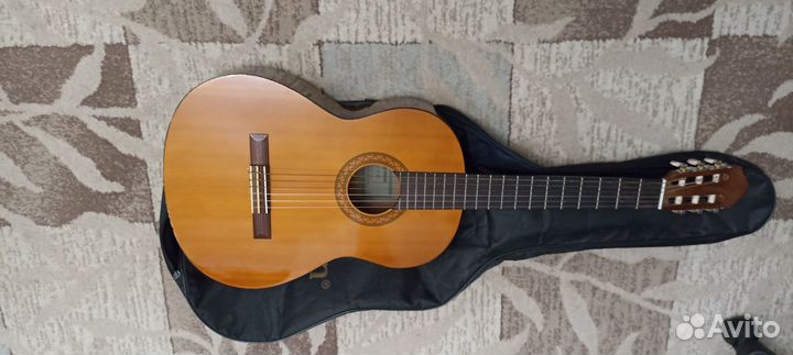 Классическая гитара yamaha C40