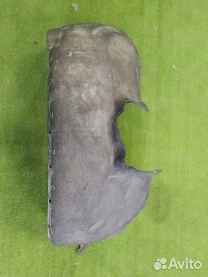 Подкрылок передний левый Volvo V70