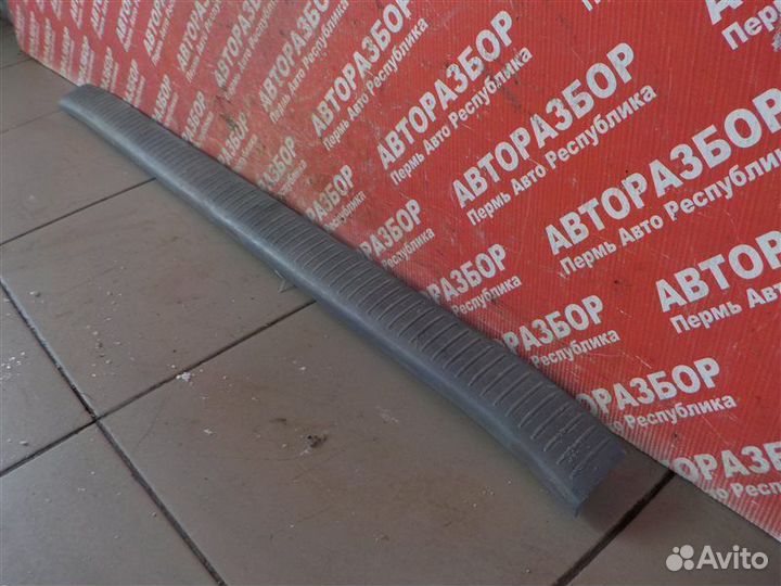 Накладка багажника Toyota Rav 4 XA20 1CD FTV 2001