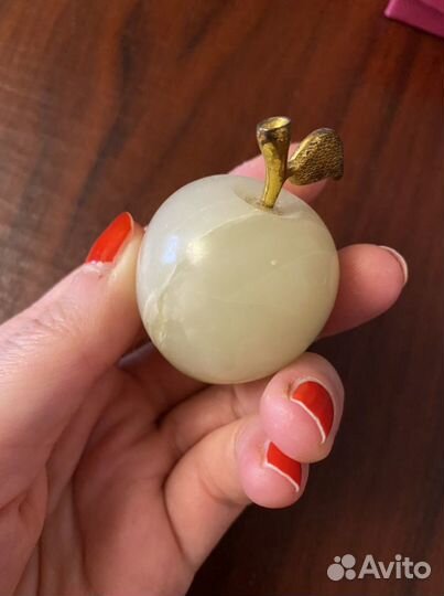 Статуэтка из оникса