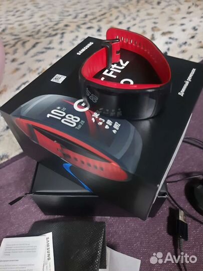 Часы с шагомером