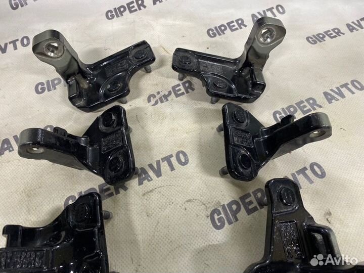 Петля двери Mercedes-Benz C-Class S205 651.920