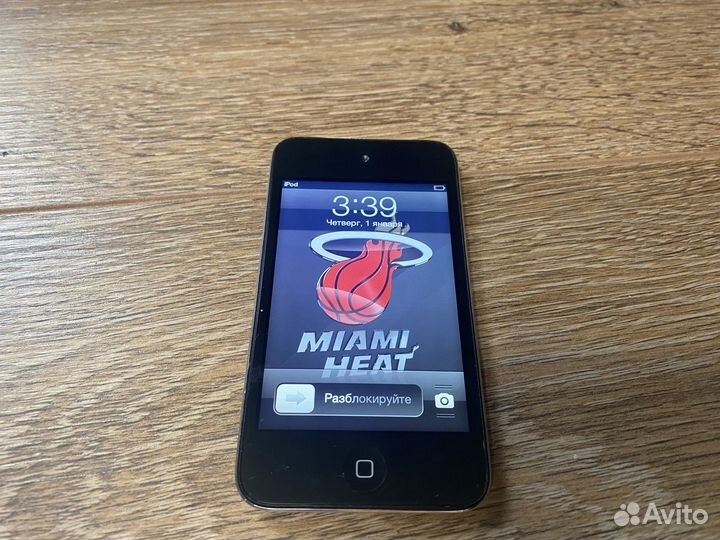 Apple iPod touch 1 8 gb