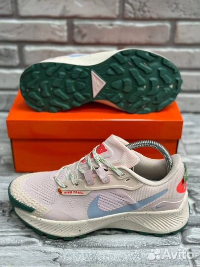 Кроссовки nike женские