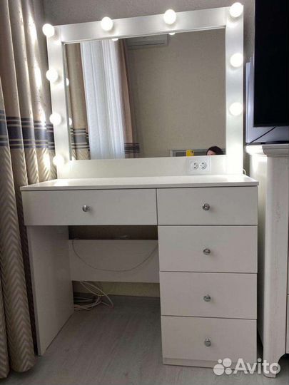 Туалетный столик