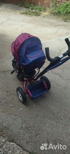Прогулочная коляска с надувными колесами