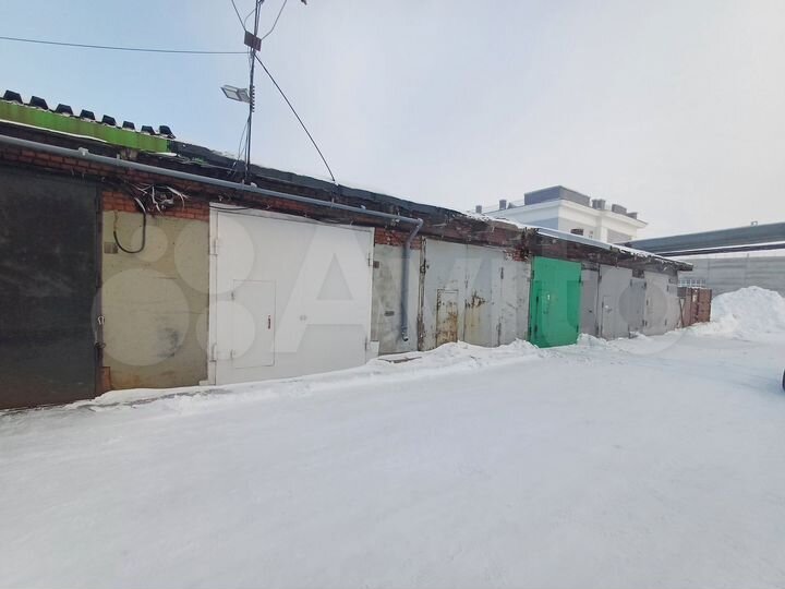 Гараж, > 30 м²