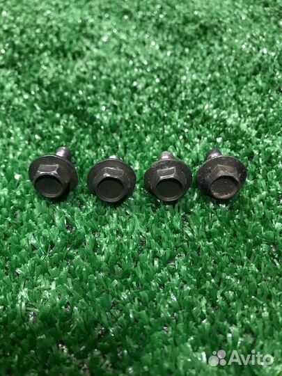 Болты крепления пола Sym Orbit 50