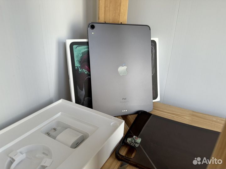 iPad Pro 11 2018 92 акб + Чехол