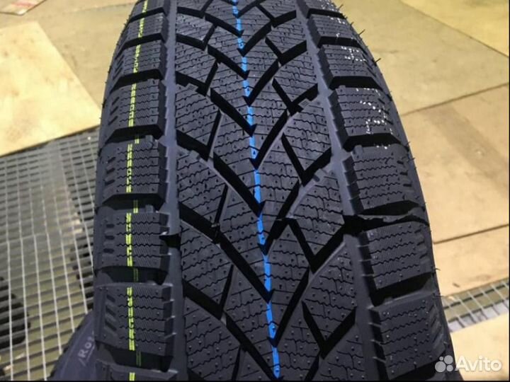 Windforce Snowblazer 215/60 R17 96H