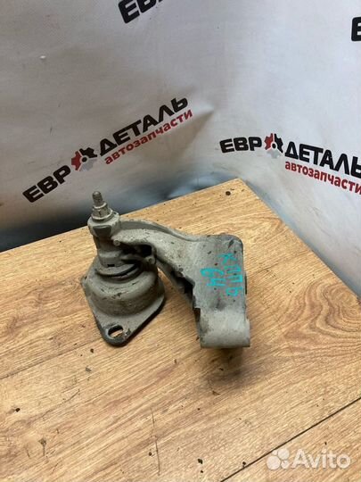 Кронштейн кпп Albea