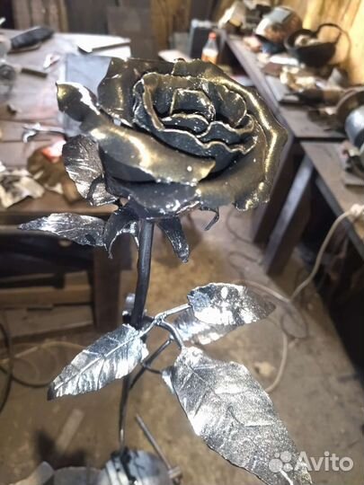 Кованая роза