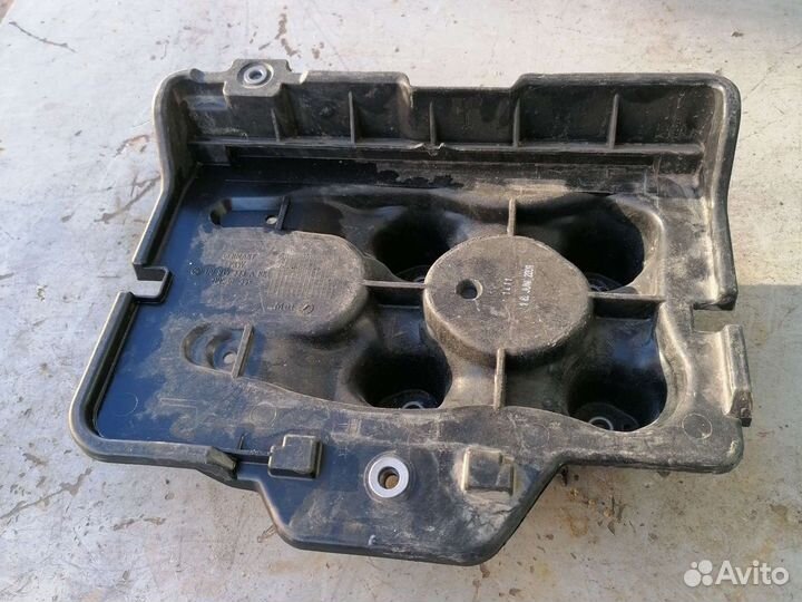 Подставка акб фольцваген гольф 4/golf 4