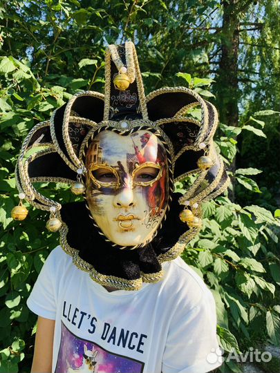 Венецианская карнавальная маска