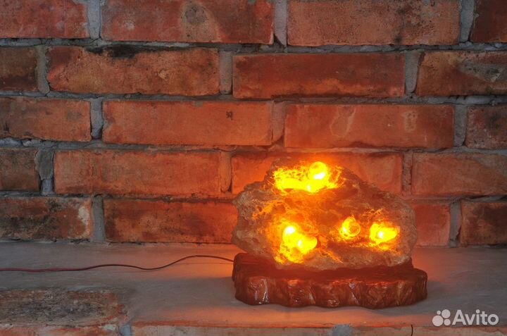 Оригинальные светильники и ночники из камня/дерева