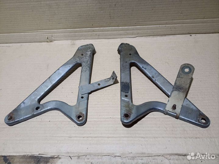 Кронштейн крепления крыла Джип чероки XJ