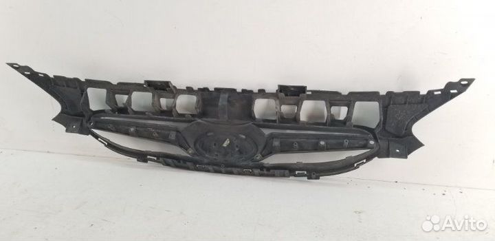 Решетка радиатора Hyundai Solaris 1 2010