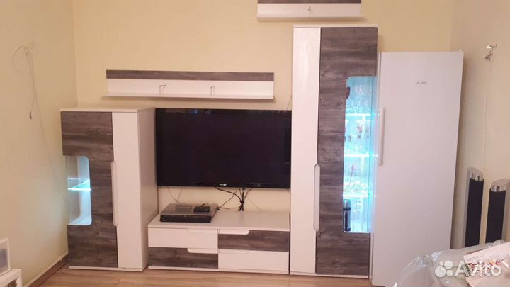 Стенка в гостиную + журнальный стол