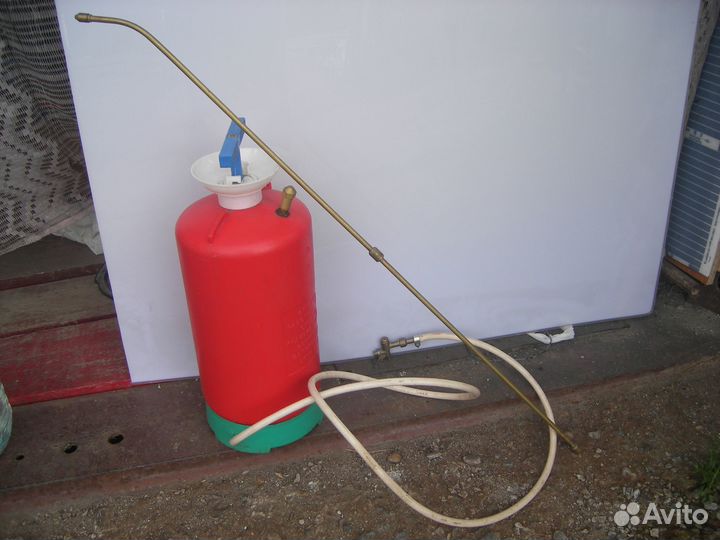 Опрыскиватель садовый ручной