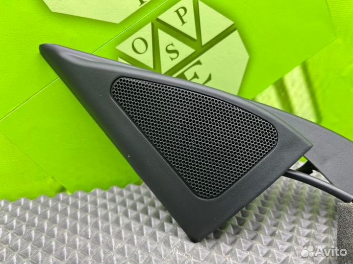 Накладка двери левая Kia Sorento 2 XM D4HB 2.2