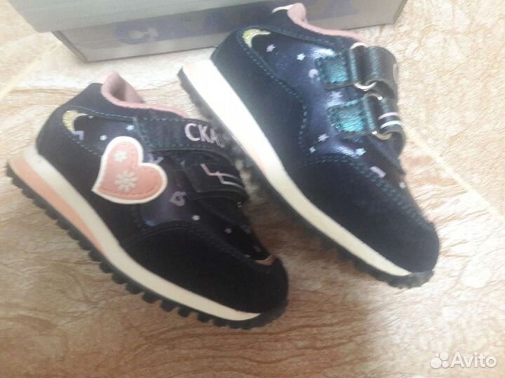 Ботинки Кроссовки детские 21р