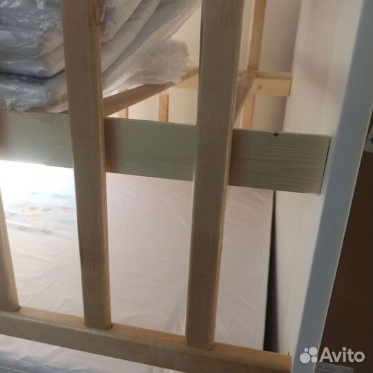 Кроватка для новорожденных