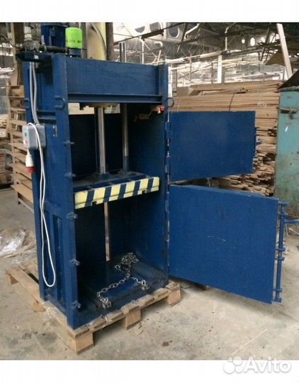 Разнорабочий (прессовка картона)