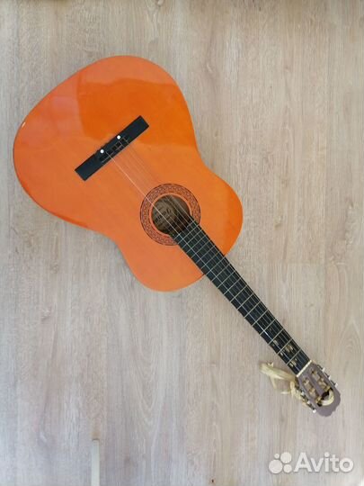 Акустическая гитара