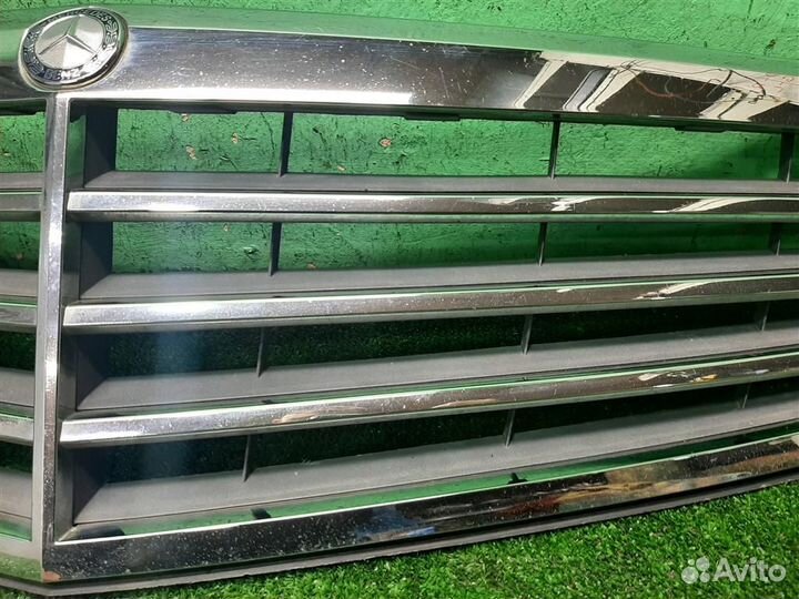 Решетка радиатора Mercedes Benz C-Class W204 2008
