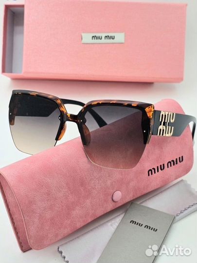 Солнцезащитные очки miumiu