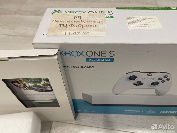 Xbox One S 1Tb All Digital + 400 игр