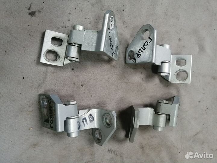 Петля двери верхняя Volkswagen Golf 6 2009-2013