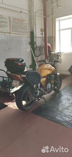 CB 1000 SF