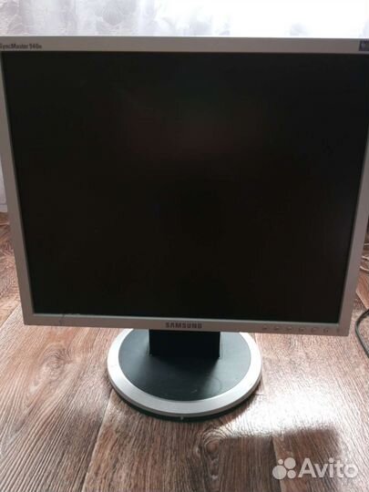 Монитор Samsung