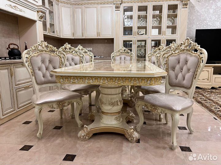 Комплект стол и стулья. В наличии