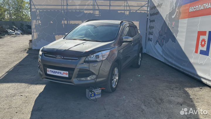 Крышка зеркала внутренняя правая Ford Kuga 5213247