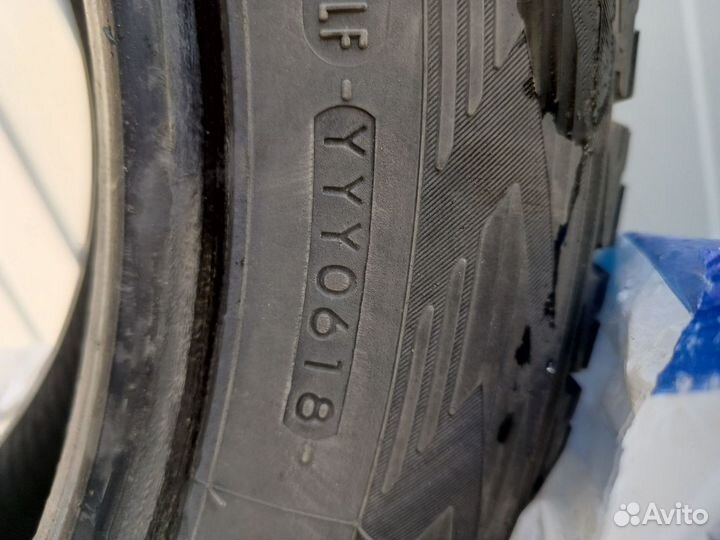 Yokohama Ice Guard G075 215/65 R17