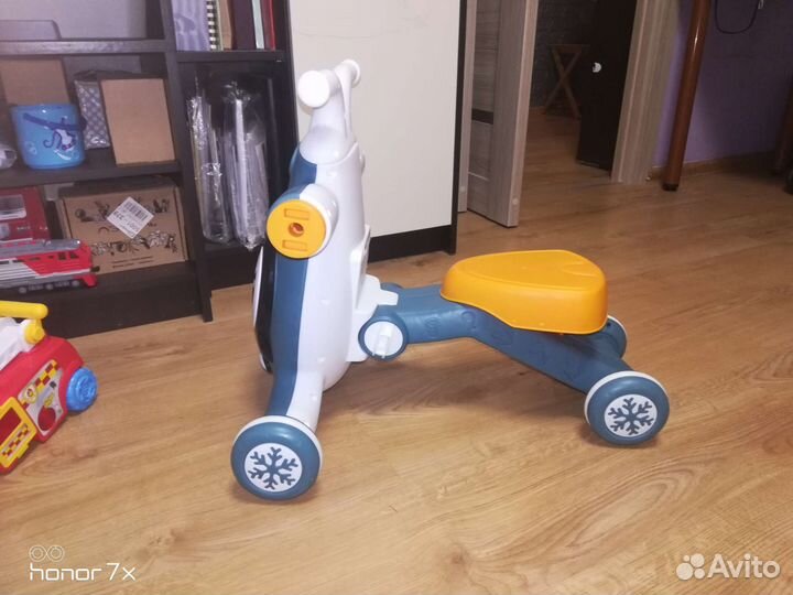 Ходунки для малышей / самокат /Беговел