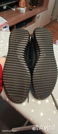 Кожаные кроссовки