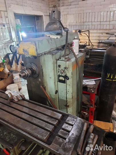 Фрезерный станок 