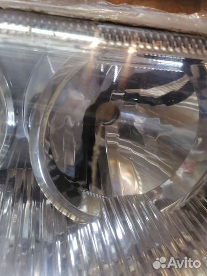 Крайслер 300c правая фара